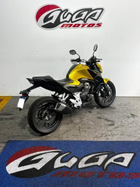 HONDA CB 250 F Twister , Foto 3