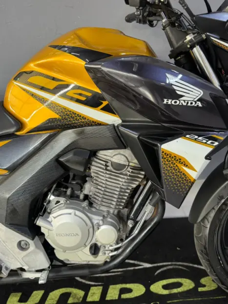HONDA CB 250 F Twister FLEXONE, Foto 3