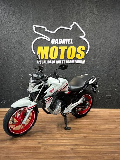 HONDA CB 250 F Twister , Foto 4