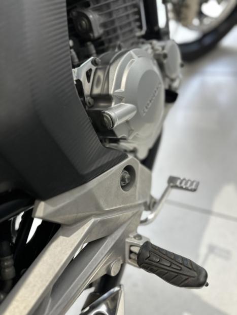 HONDA CB 250 F Twister FLEXONE, Foto 3