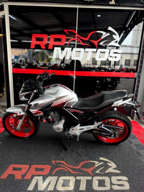 HONDA CB 250 F Twister FLEXONE, Foto 4