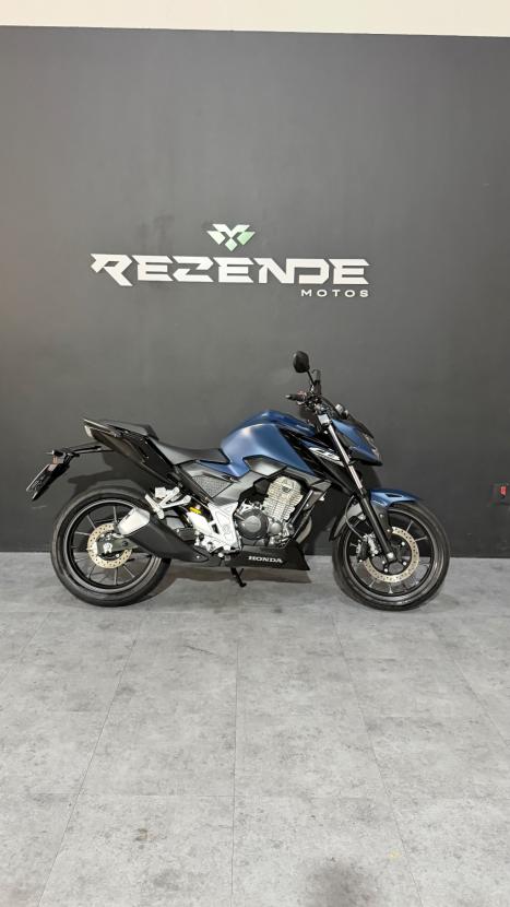 HONDA CB 300 F Twister FLEX ABS, Foto 1