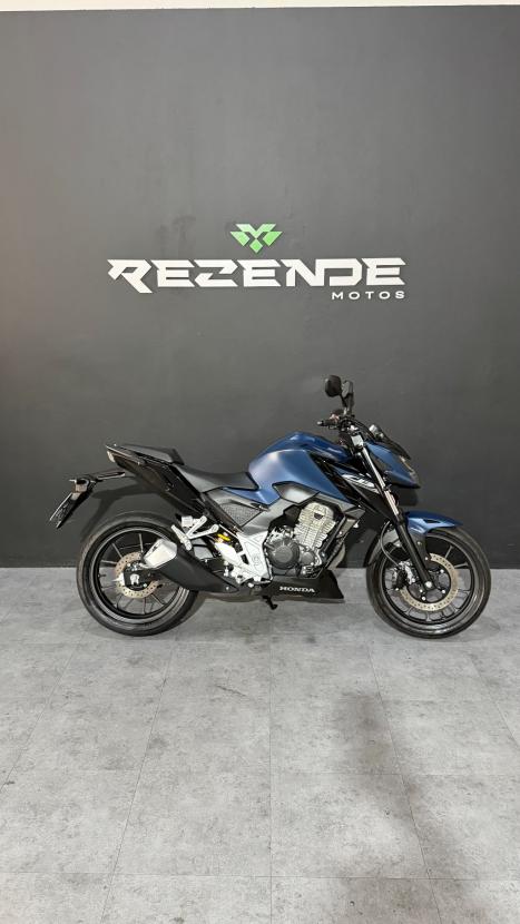 HONDA CB 300 F Twister FLEX ABS, Foto 8