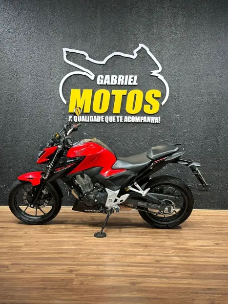 HONDA CB 300 F Twister FLEX ABS, Foto 2