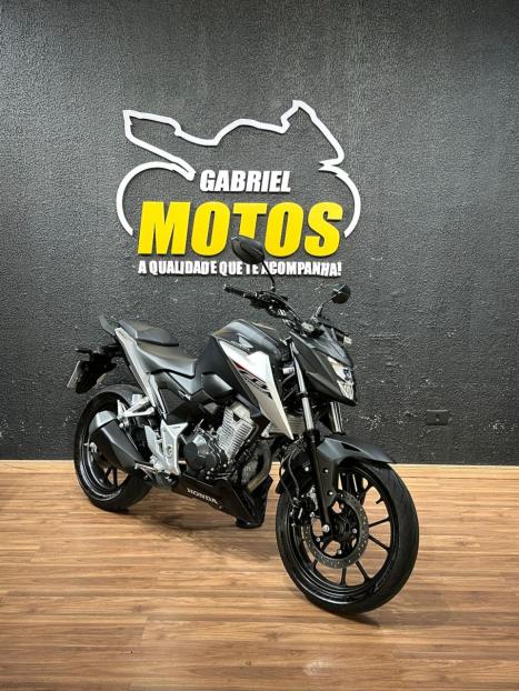 HONDA CB 300 F Twister FLEX CBS, Foto 3