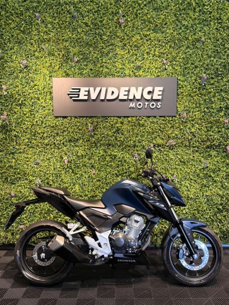 HONDA CB 300 F Twister FLEX ABS, Foto 2