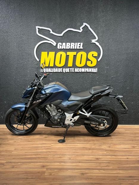 HONDA CB 300 F Twister FLEX ABS, Foto 2