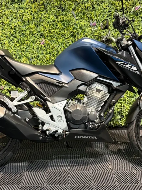 HONDA CB 300 F Twister FLEX ABS, Foto 4