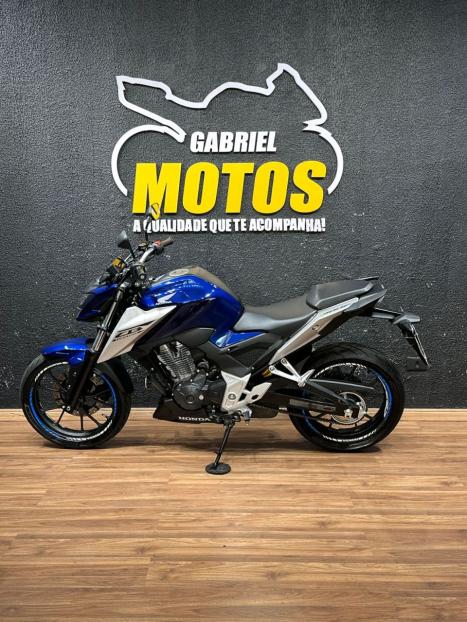 HONDA CB 300 F Twister FLEX ABS, Foto 2