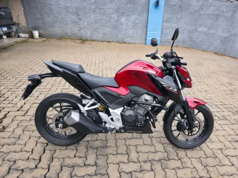 HONDA CB 300 F Twister FLEX ABS, Foto 2