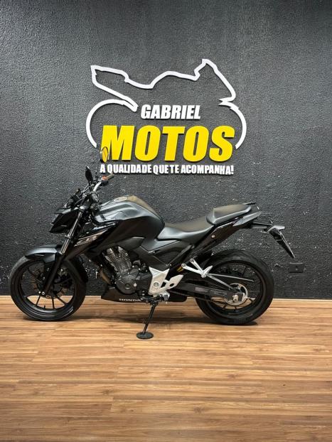 HONDA CB 300 F Twister FLEX CBS, Foto 2