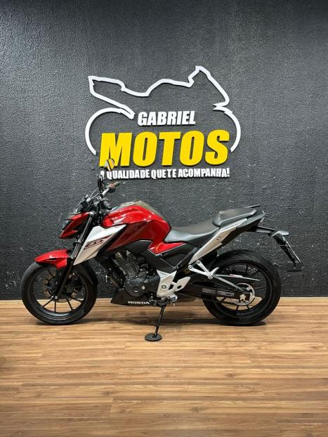 HONDA CB 300 F Twister FLEX ABS, Foto 2