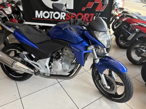 HONDA CB 300 R ESPECIAL EDITION, Foto 3