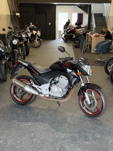 HONDA CB 300 R STD, Foto 2