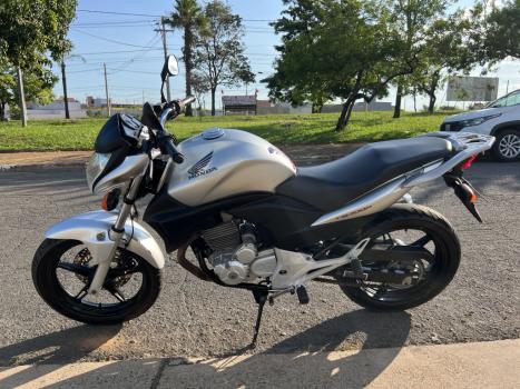 HONDA CB 300 R STD, Foto 2