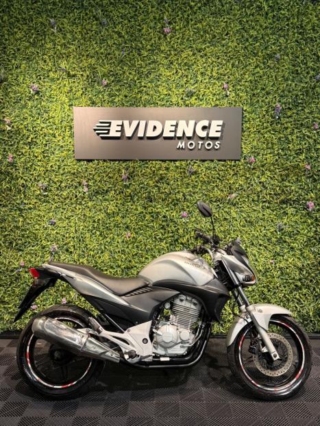 HONDA CB 300 R STD, Foto 2