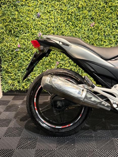 HONDA CB 300 R STD, Foto 3