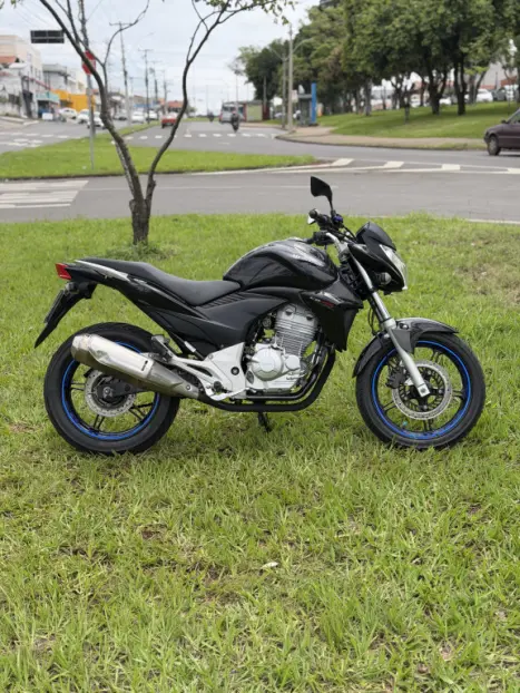 HONDA CB 300 R STD, Foto 2