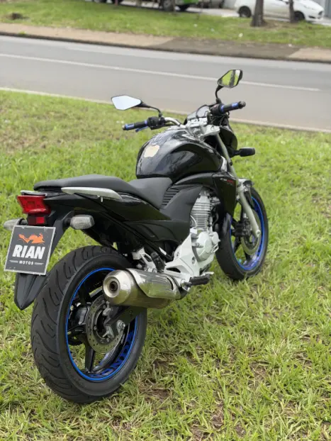 HONDA CB 300 R STD, Foto 3