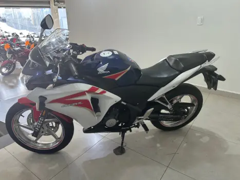 HONDA CBR 250 R, Foto 4 HONDA CBR 250 R, Foto 4