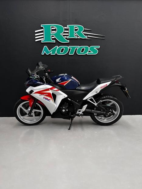 HONDA CBR 250 R, Foto 2