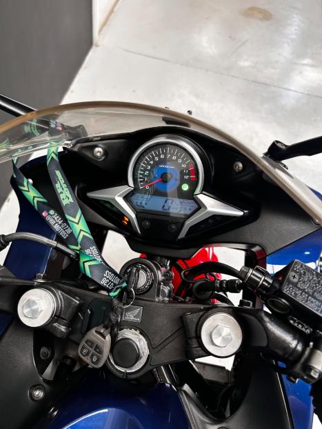HONDA CBR 250 R, Foto 8