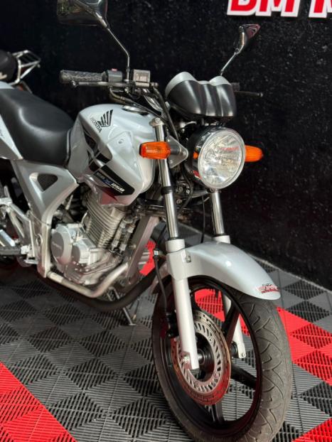 HONDA CBX Twister 250 , Foto 3