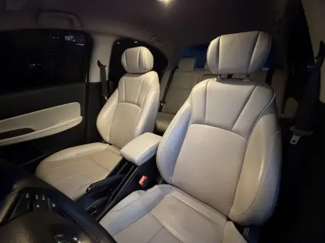 HONDA City Sedan 1.5 16V 4P FLEX TOURING AUTOM�TICO CVT, Foto 9
