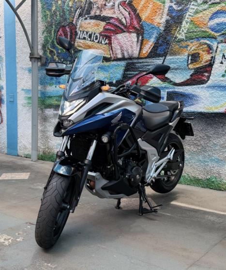 HONDA NC 750 X ABS, Foto 2