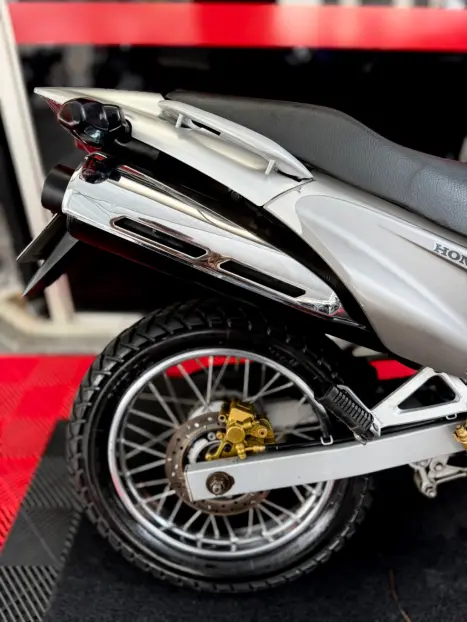 HONDA NX Falcon 400, Foto 2