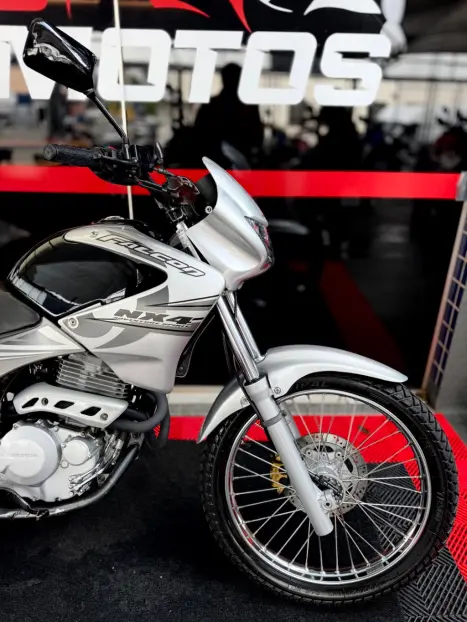 HONDA NX Falcon 400, Foto 3