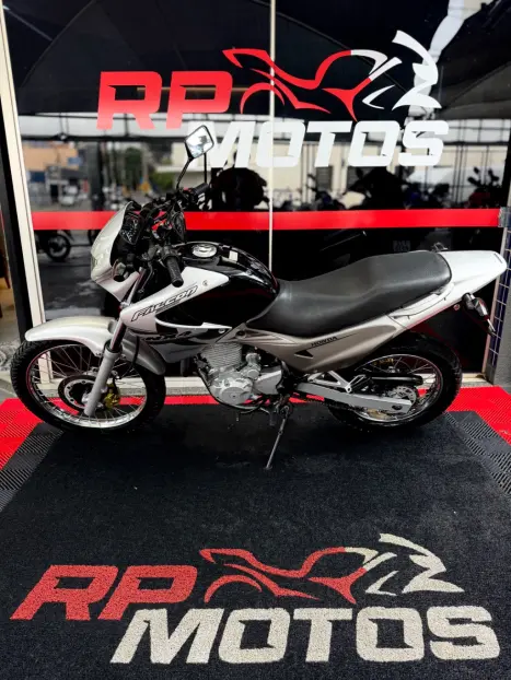 HONDA NX Falcon 400, Foto 4