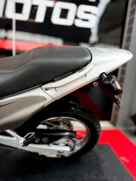 HONDA NX Falcon 400, Foto 6