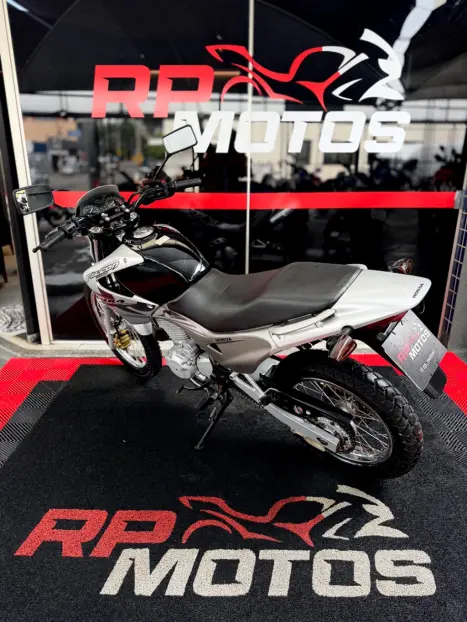 HONDA NX Falcon 400, Foto 9