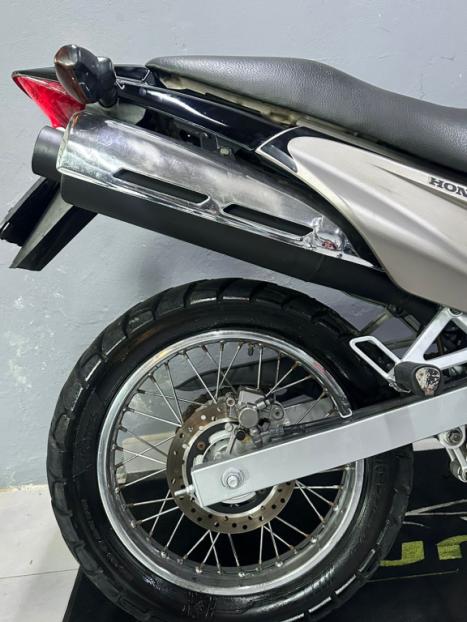 HONDA NX Falcon 400, Foto 4