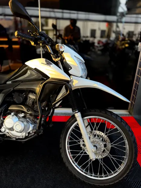 HONDA NXR Bros 160 ESD, Foto 2