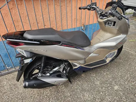 HONDA PCX 150 DLX, Foto 2