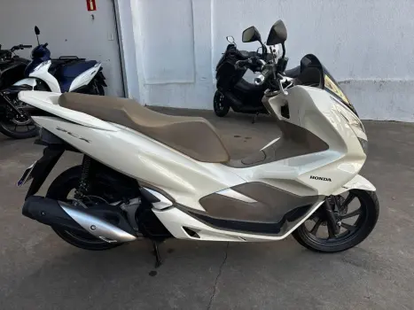 HONDA PCX 150 DLX, Foto 3 HONDA PCX 150 DLX, Foto 3