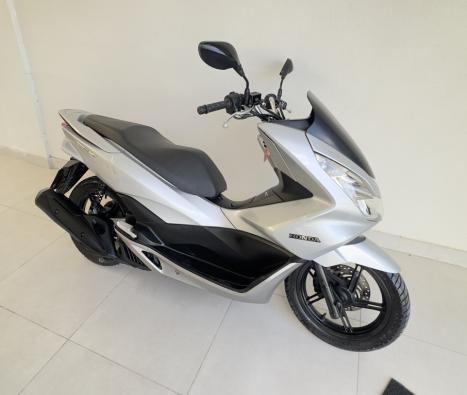 HONDA PCX 150 DLX, Foto 2
