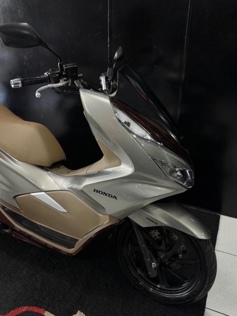 HONDA PCX 150 DLX, Foto 4