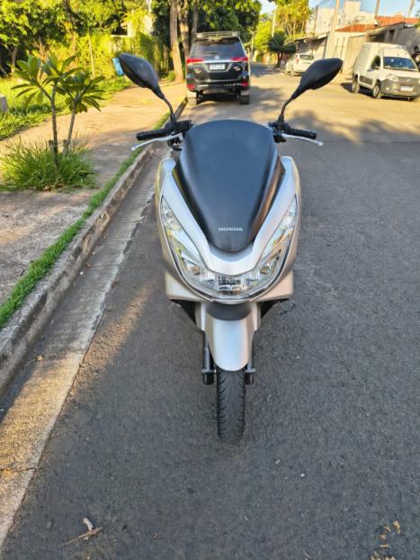 HONDA PCX 150 DLX, Foto 2