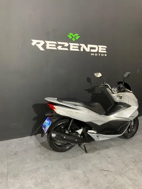 HONDA PCX 150 DLX, Foto 2