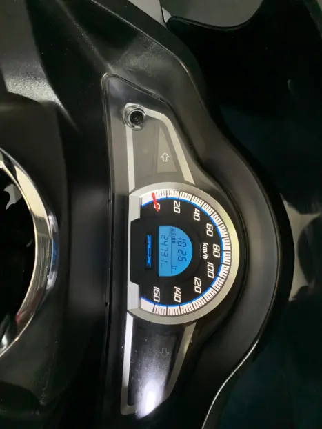 HONDA PCX 150 DLX, Foto 5