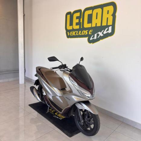 HONDA PCX 150 DLX, Foto 2