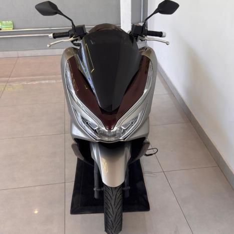 HONDA PCX 150 DLX, Foto 3