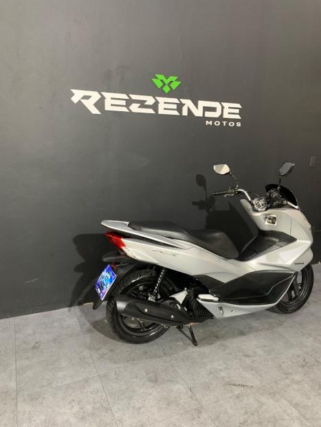 HONDA PCX 150 DLX, Foto 2