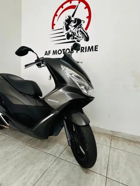 HONDA PCX 150 DLX, Foto 2