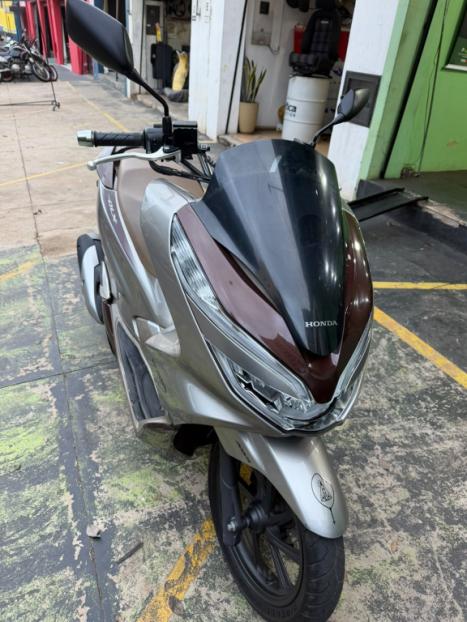 HONDA PCX 150 DLX, Foto 3