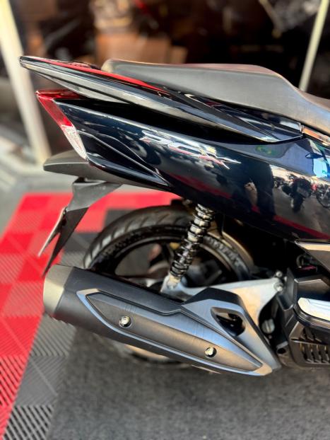 HONDA PCX 150 DLX, Foto 2