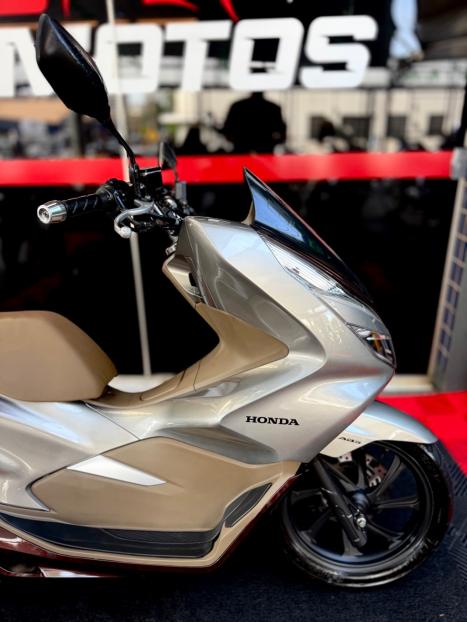 HONDA PCX 150 DLX, Foto 3